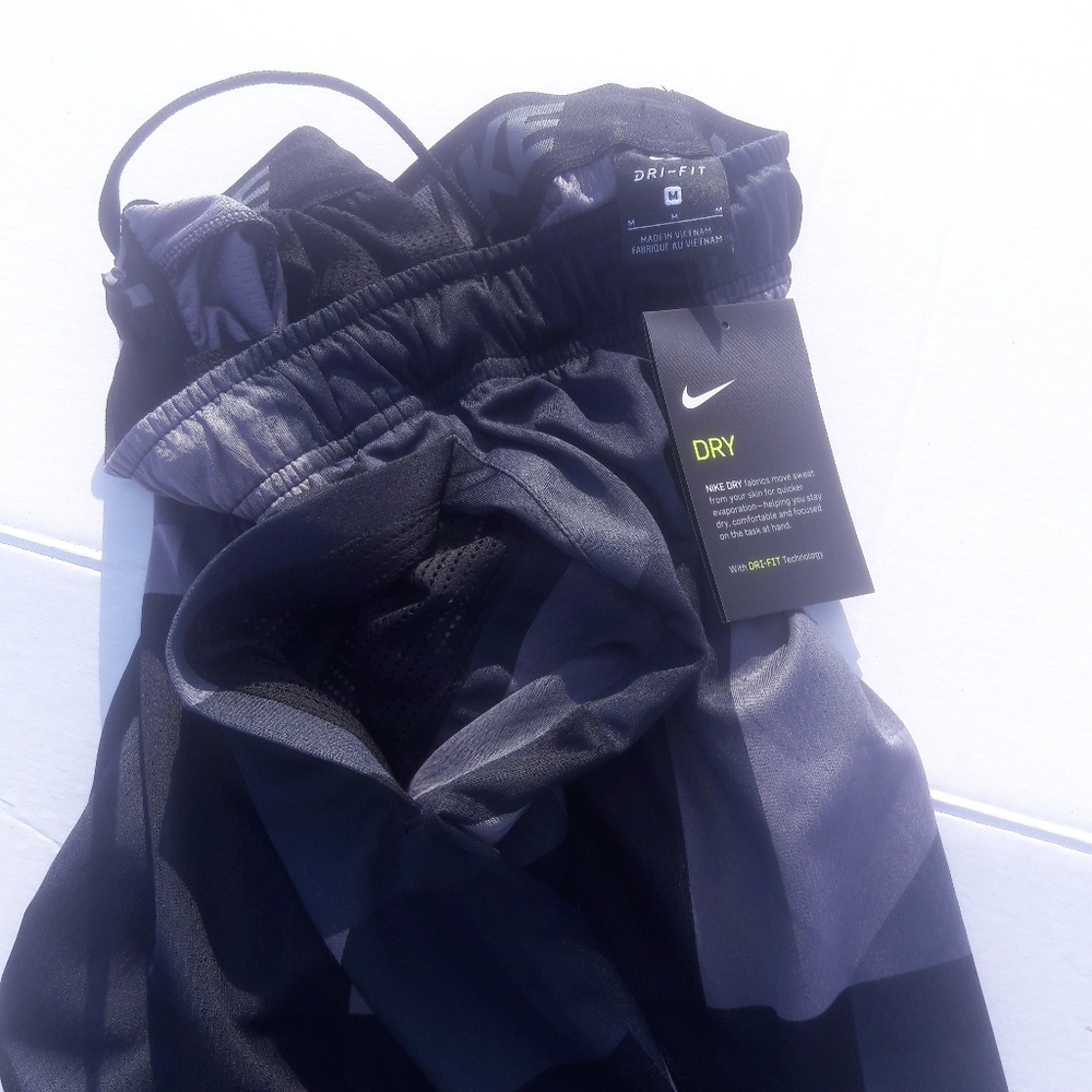 SOLD ⬇️30 Men's Nike Shadow Grating Shorts M - Picture 6 of 7